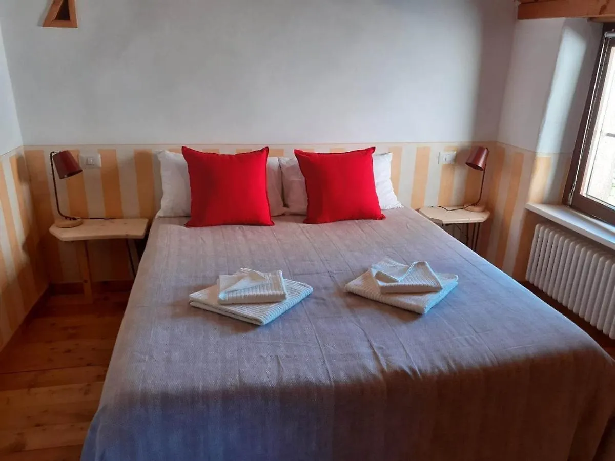 La Casa Torre Hotel Pignone Guest house