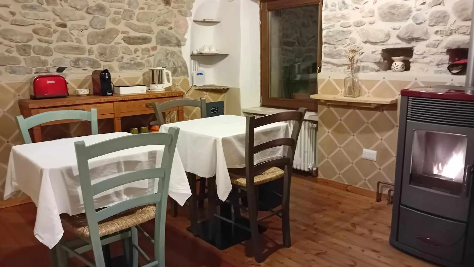 La Casa Torre contacts